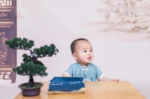 滕州八个月宝宝可以吃盐吗